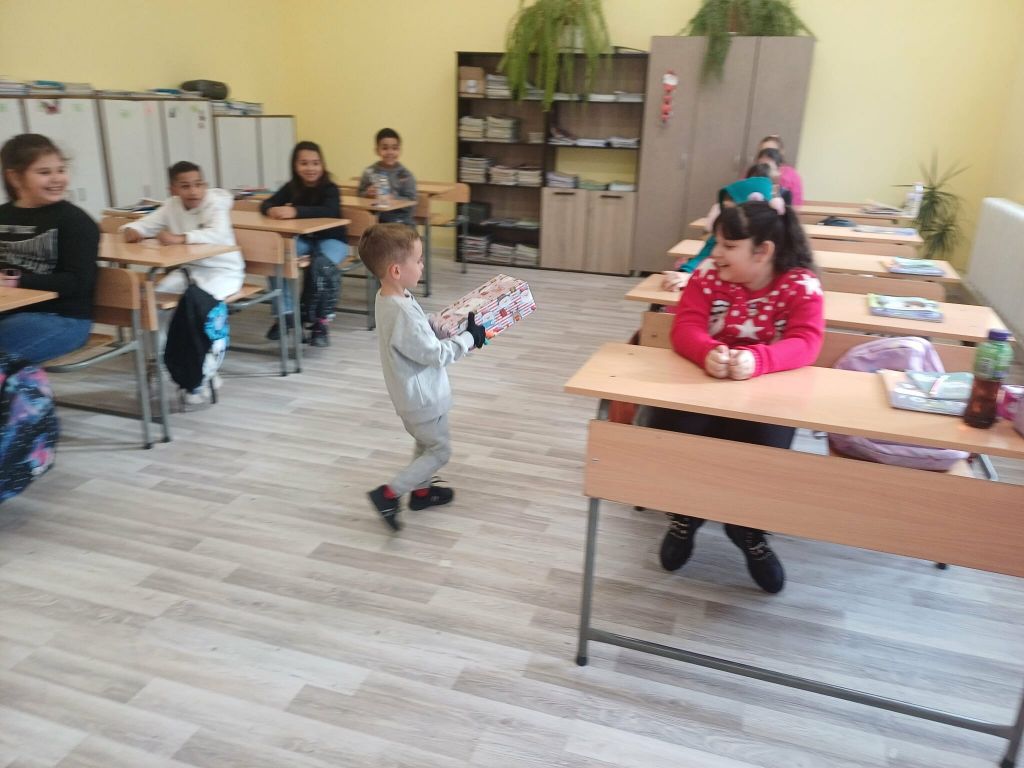 Големи усмивки и още по-големи сърца! - ОУ Паисий Хилендарски - Горен Чифлик