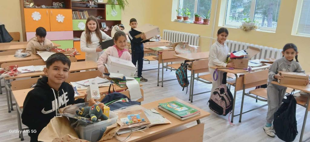 Големи усмивки и още по-големи сърца! - ОУ Паисий Хилендарски - Горен Чифлик